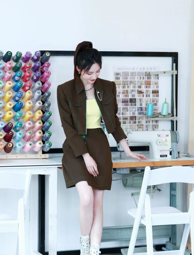 首位NBA女主播！成了春晚主持人