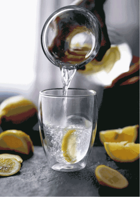 3秒喝750毫升水!这名韩国偶像上了热搜,真的好吗?