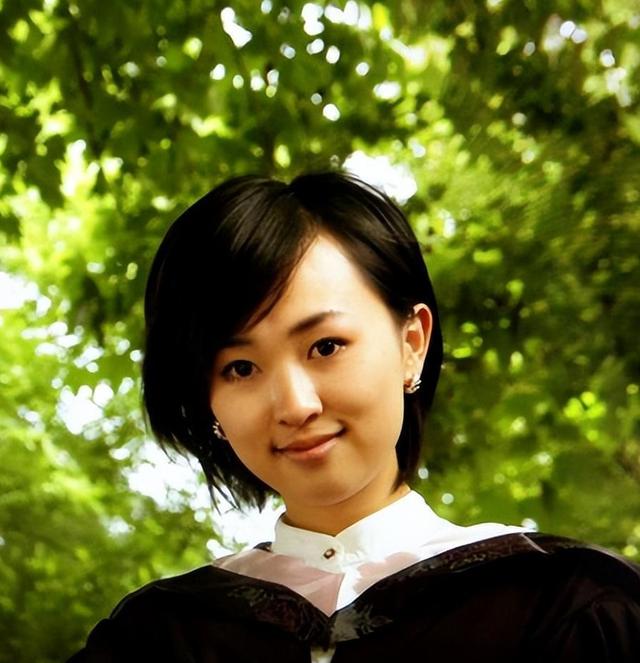 央视主持欧阳智薇：因被带走调查后辞职，销声匿迹6年如今怎样