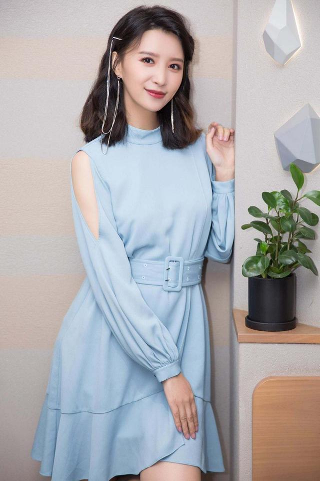 安徽卫视王牌节目美女主持人风采一览,美与知性并存