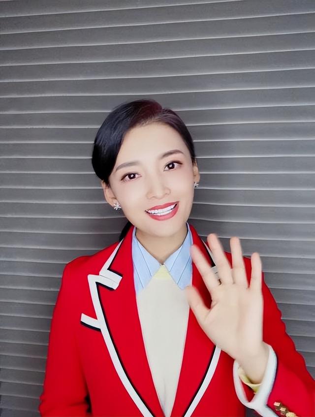 安徽卫视王牌节目美女主持人风采一览,美与知性并存