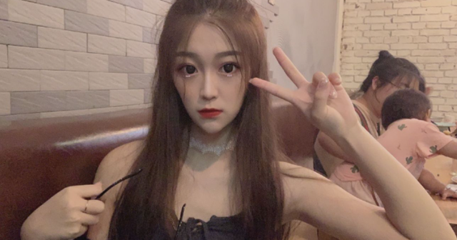 智勋呆妹直播生死狙击2,突然车轮压脸,这是能免费看的吗?