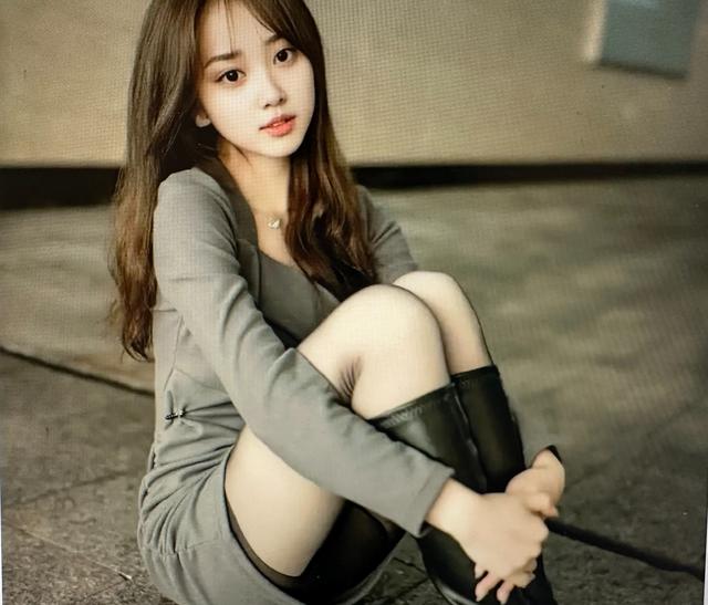 韩国顶级网红！黑丝长腿女神，谁能不迷糊啊？