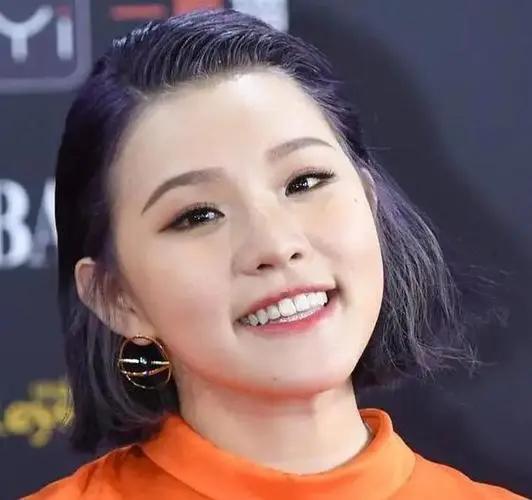 致敬坚强女性谢依霖,丈夫肌无力,母亲抑郁,只有2500元生活费!