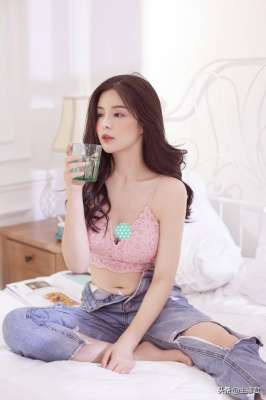 斗鱼之我的美女主播们(斗鱼三大网红美女舞蹈主播，她们的眼神风情万种，舞蹈妖娆多姿)