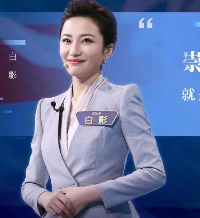 央视的十大美女主持人,被誉为频道的“当家花旦”