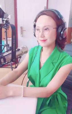 赤峰女主播(她是赤峰电台走进央广直播间第一人)