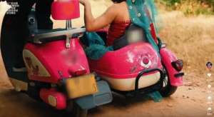 美女主播唱咖喱咖喱(把汽车广告拍出咖喱味，三哥看完沉默了)