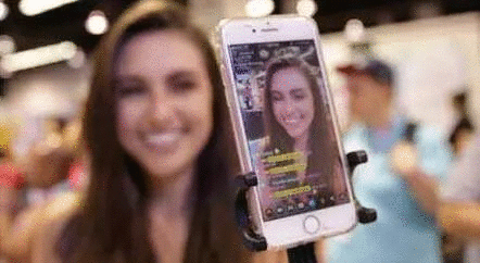 女主播的日常,被这部小电影扒光了