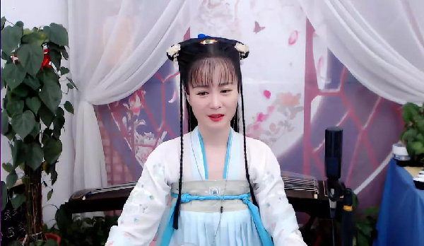 龙儿:会弹古筝的优雅古装小姐姐!