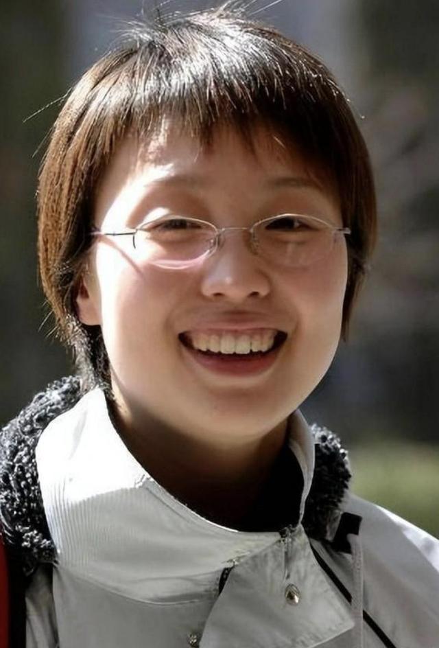 国乒女神白杨：与马琳谈恋爱被开除，38岁嫁富商，今成军部参谋