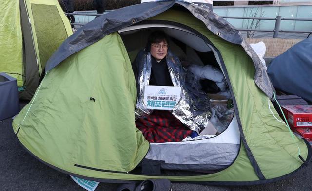 我在现场·照片背后的故事丨动荡与对峙,直击尹锡悦被捕现场