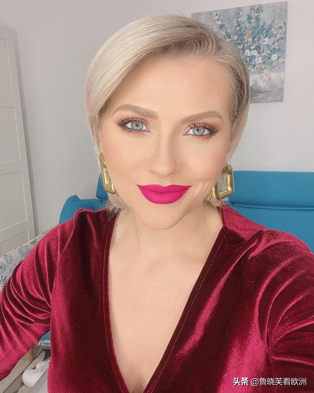 欧洲美女主播的“裸女攻击”事件,被质疑自我炒作