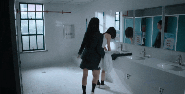 大家公认的“国民闺女”,怎么突然就下海了?