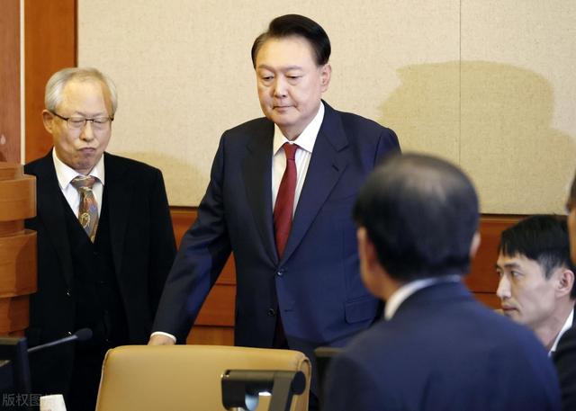 尹锡悦和金建希的血色浪漫:看守所泡菜犹在,誓言早成灰