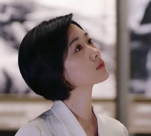 央视的十大美女主持人,被誉为频道的“当家花旦”