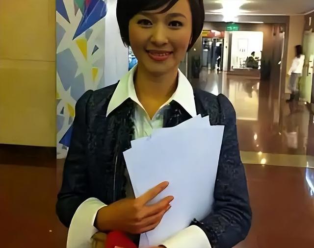 欧阳夏丹:没了央视光环变普通人,46岁仍单身,在新圈子红到发紫