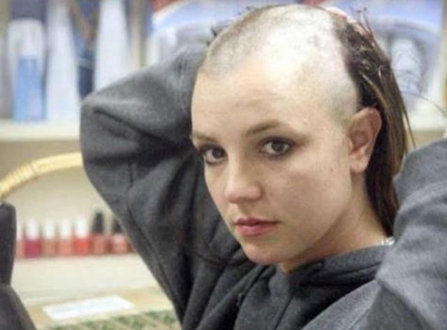 陷害布兰妮,释放布兰妮:是什么让她被舆论塑造成一个“疯女人”?谁该为悲剧负责?