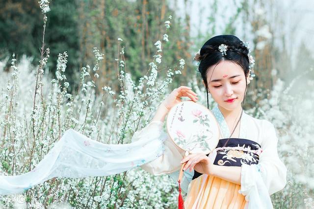 小说：女土匪般天不怕地不怕的她，夜晚默念着六叔名字才能睡着