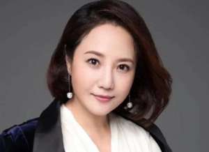 630新闻女主播(从儿科医生到珠江台主持人，她是广东观众心目中的“低调”女神)