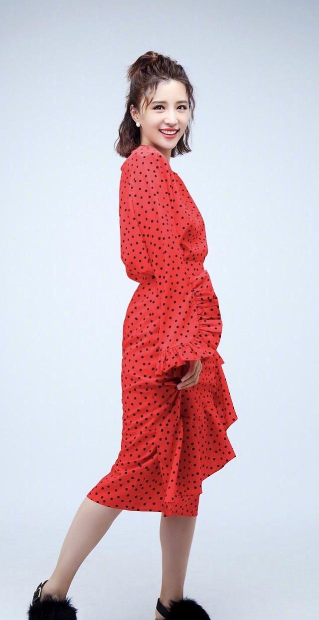 安徽卫视王牌节目美女主持人风采一览,美与知性并存