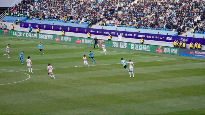 中超第三轮“边看球、边畅饮” 青岛啤酒解锁绿茵场边的双重狂欢