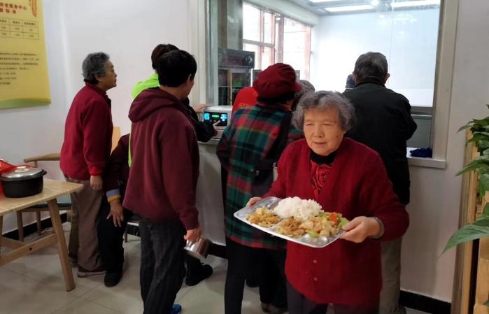 徐州经开区：“一餐热饭”兜起稳稳的幸福