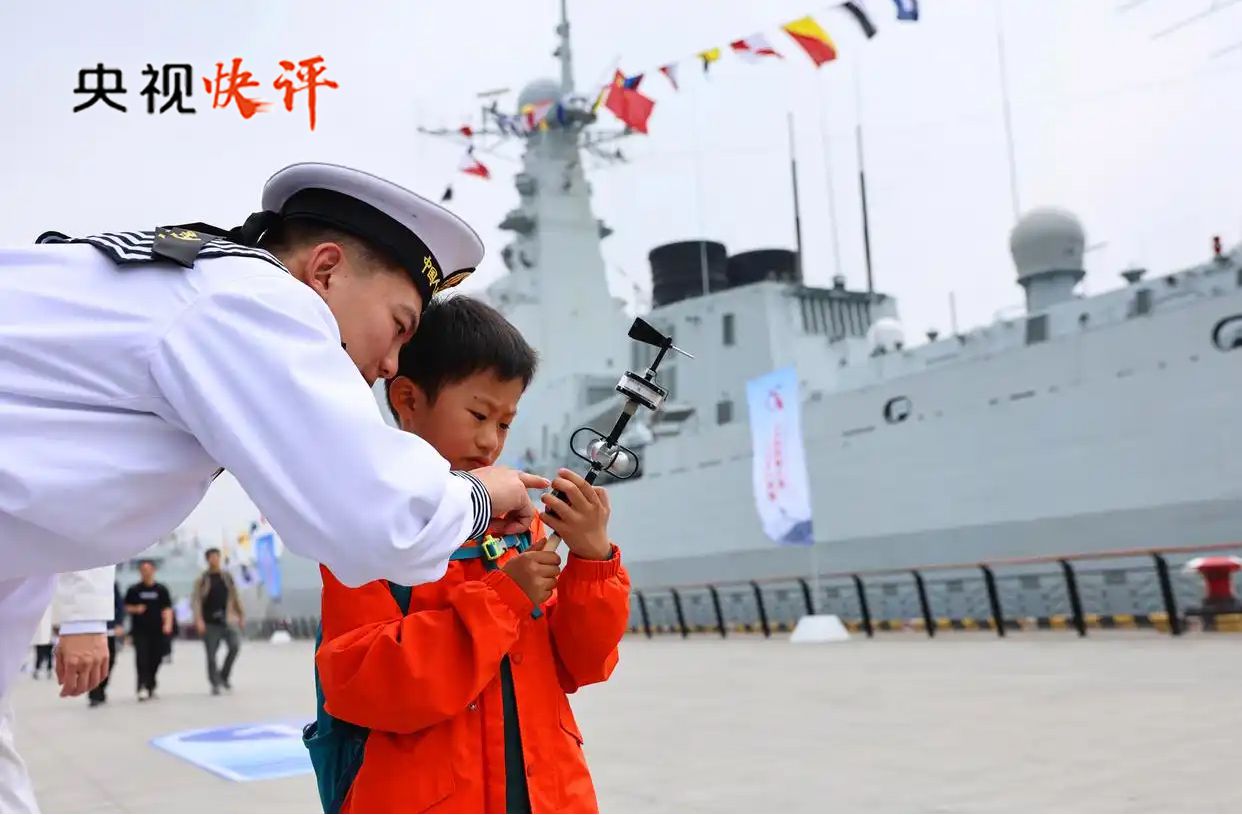 【央视快评】共同续写爱我人民爱我军的时代新篇