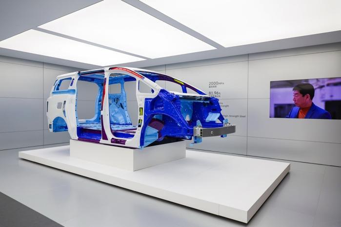 为用户而变！魏牌全新“双山”登陆2025上海国际车展