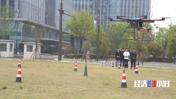 低空经济爆发!这些“会飞”的工作正吃香→