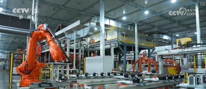 蝶变、拉满、C位……划重点！解锁4月经济数据顶压增长背后政策“组合拳”密码