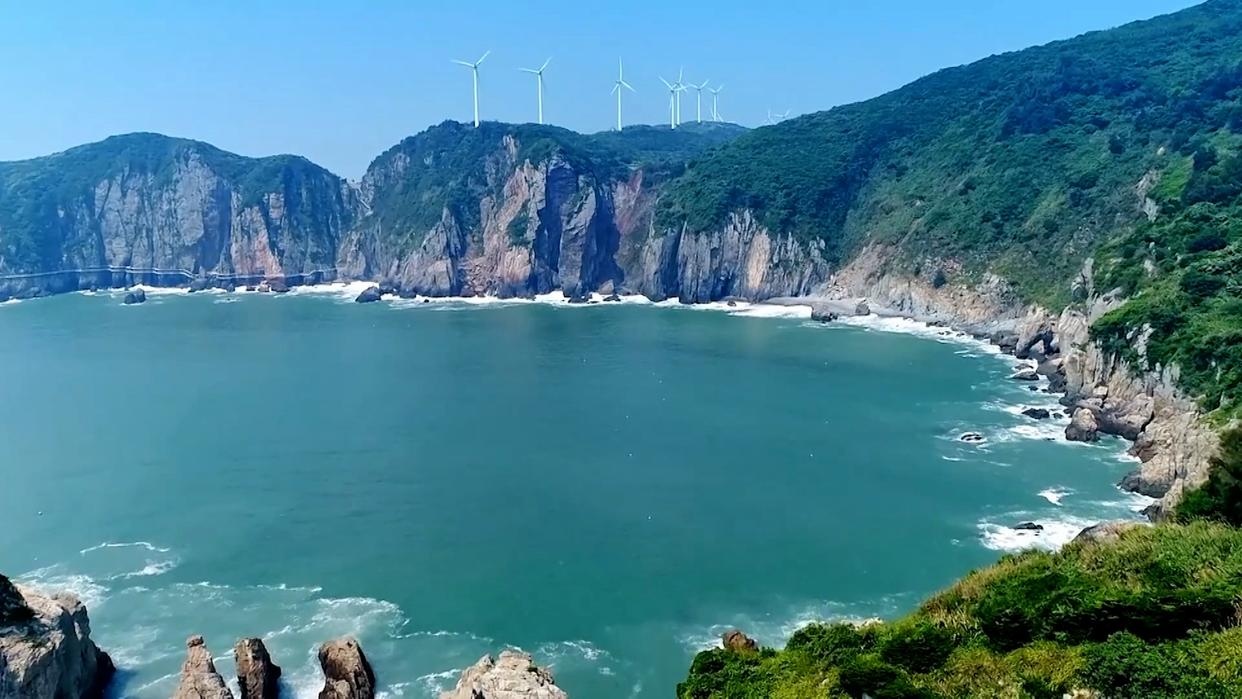 努力成长为有知识、有品德、有作为的新一代建设者