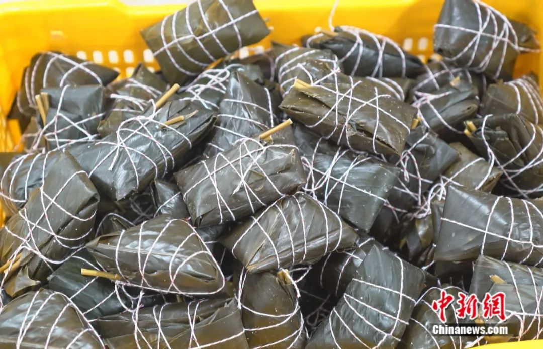 普通粽子巴掌大，“横县大粽”却像个巨无霸！