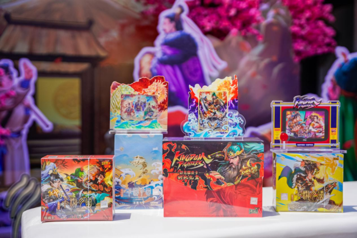 卡游三国亮相中央广播电视总台CPOP群像展：方寸卡牌绘就中国文化出海新篇