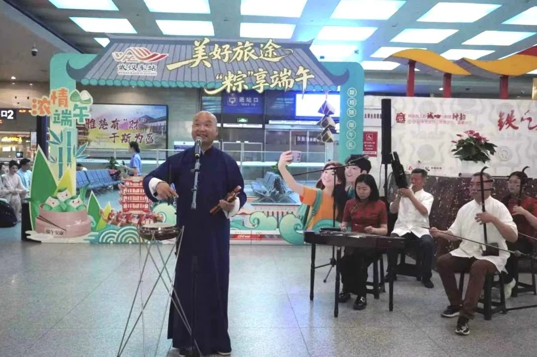 全国铁路1000余个站车，广泛开展“我的铁路风景：美好旅途 粽享端午”文化互动活动