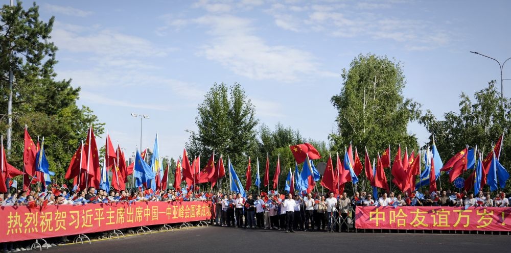 新华图讯丨习近平乘专机离开阿斯塔纳