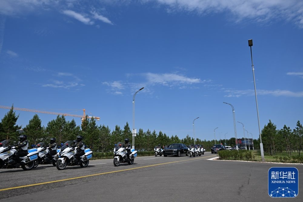 新华图讯丨习近平乘专机离开阿斯塔纳