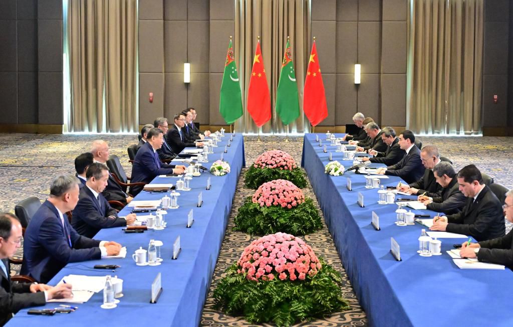 高清大图丨习主席在阿斯塔纳的精彩瞬间