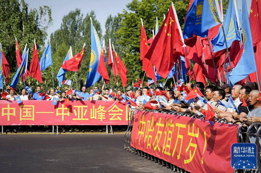 新华图讯丨习近平乘专机离开阿斯塔纳