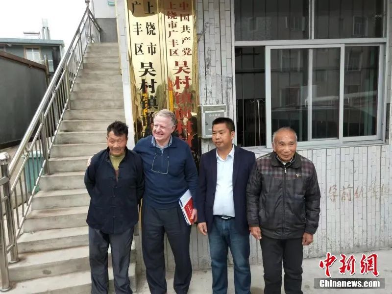 这名美国退役陆军中校为何往来“飞书”580余封中国“寻亲”？