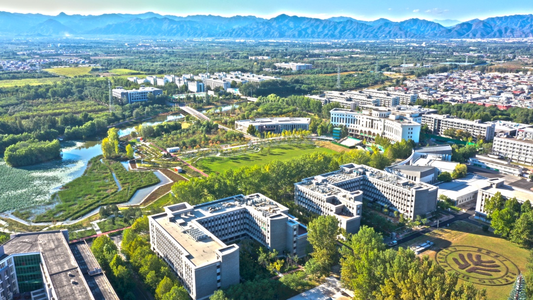 从新燕园出发,一路生花——祝2025届学子毕业快乐!