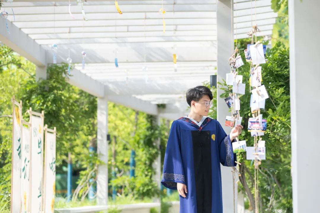 从新燕园出发,一路生花——祝2025届学子毕业快乐!