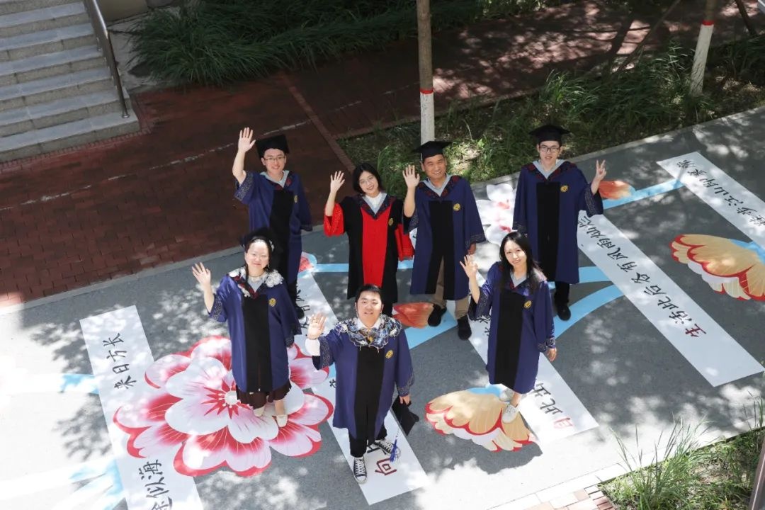 从新燕园出发,一路生花——祝2025届学子毕业快乐!