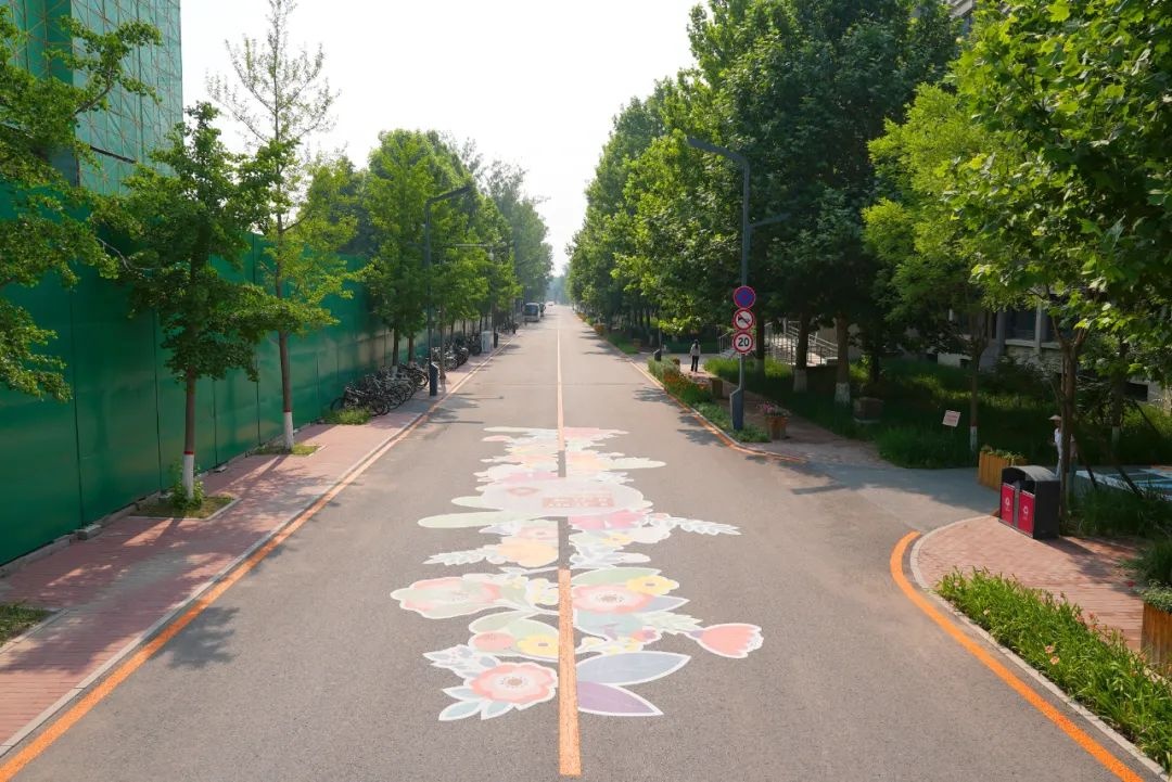 从新燕园出发,一路生花——祝2025届学子毕业快乐!