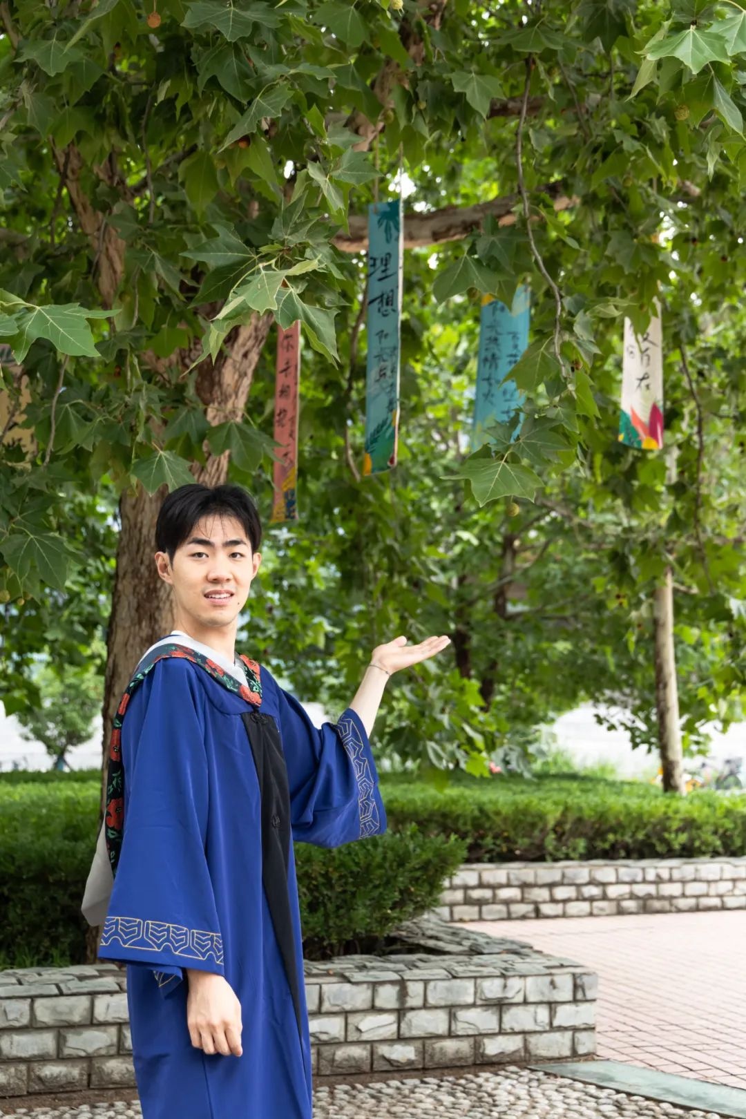 从新燕园出发,一路生花——祝2025届学子毕业快乐!