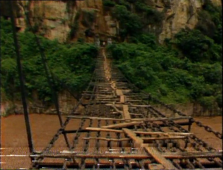 双桥飞渡北盘江:从烽火记忆到复兴之路的钢索跨度