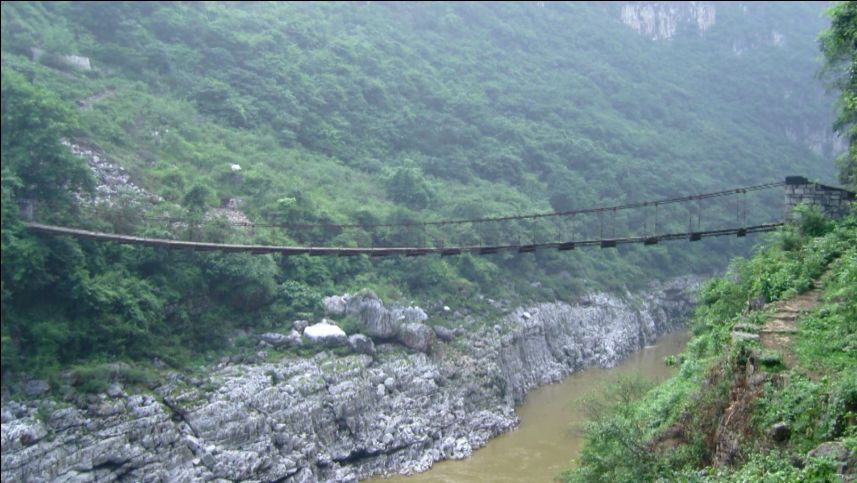 双桥飞渡北盘江:从烽火记忆到复兴之路的钢索跨度