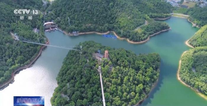 坐电梯轻松登山！“低耗游”走红 重在尝试舒适就好