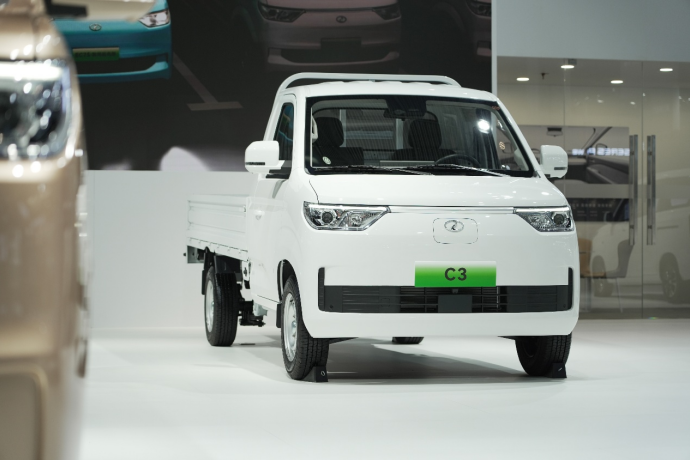 瑞驰汽车亮相2025世界智博会，以五大自研技术引领商用车智慧生态