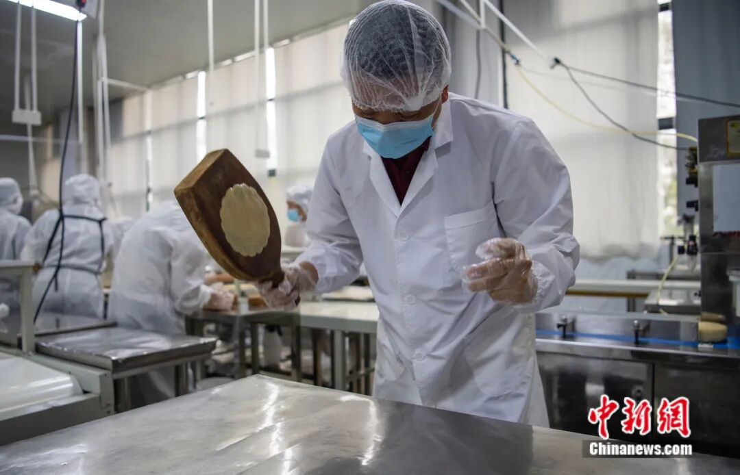 饼大如月盘、皮薄馅足……连苏东坡都夸的大月饼，你吃过吗？